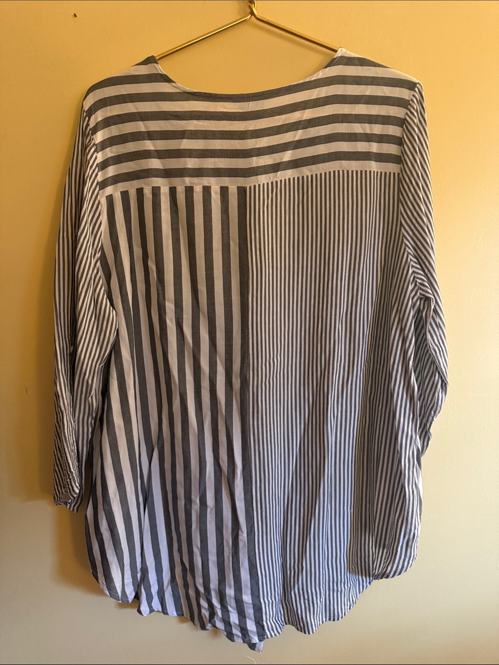 C Est. 1946 Striped Women’s Top - Picture 10 of 14